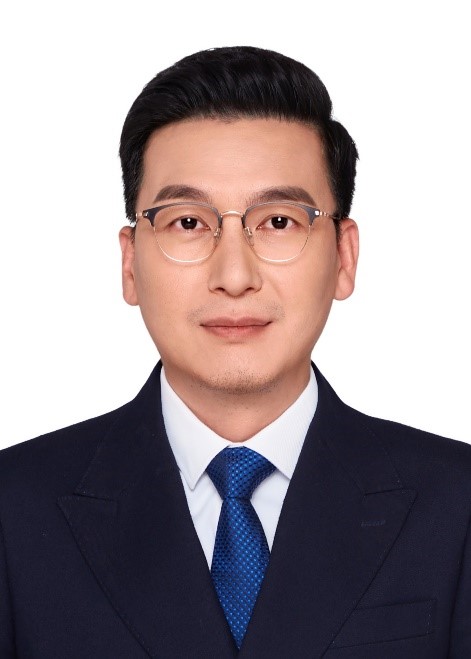 王亮